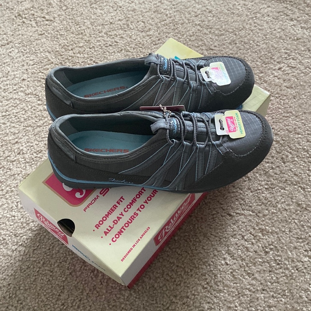 Sketchers memory foam sneakers